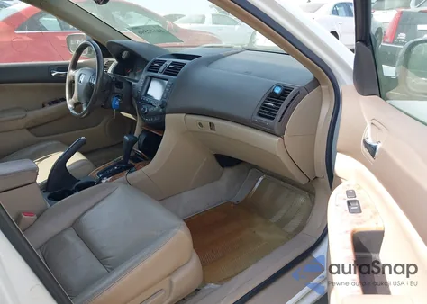 2005 Honda Accord 3.0 Ex z USA, uszkodzony, nr VIN 1HGCM66855A073742